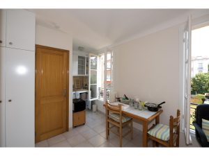 Nice Cimiez – Studette 15m² meublée immeuble bourgeois         (IT)