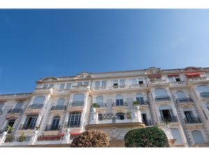 Nice Cimiez – Studette 15m² meublée immeuble bourgeois         (IT)