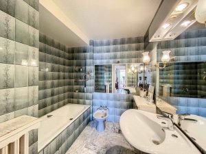 Chambrun – Appartement en rez-de-jardin avec piscine