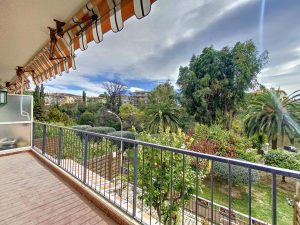 Nizza Cimiez – 4 camere 100 m2 in residence con parco e custode
