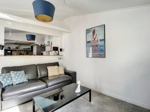 Nice Very Center – Beautiful and Quiet One Bedroom Apartment on the top Floor