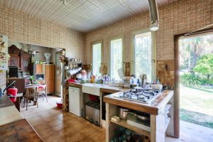 Port de Nice – High-potential 10-room house with garden