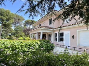 Una proprietà eccezionale sulle colline di Nizza.