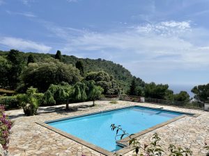 Una proprietà eccezionale sulle colline di Nizza.
