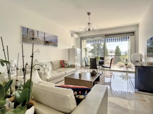 Un appartement moderne et élégant aux Jardins de Cemenelum