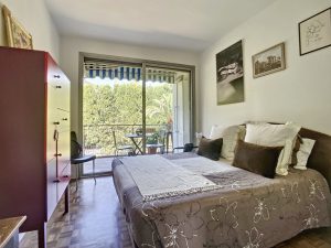 A modern, elegant apartment at the Cemenelum Gardens