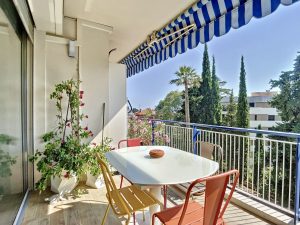 Un appartement moderne et élégant aux Jardins de Cemenelum