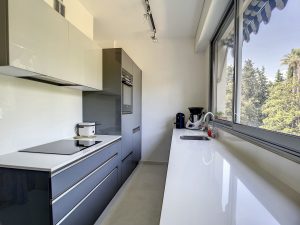 Un appartement moderne et élégant aux Jardins de Cemenelum
