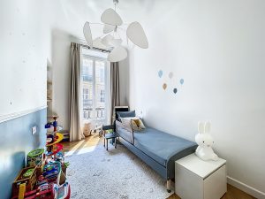Coup de coeur, Superb Renovated 3 Bedroom Apartment with Luxury Amenities in Parc Wilson