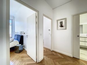 Coup de coeur, Superb Renovated 3 Bedroom Apartment with Luxury Amenities in Parc Wilson