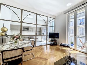 Coup de coeur, Superb Renovated 3 Bedroom Apartment with Luxury Amenities in Parc Wilson