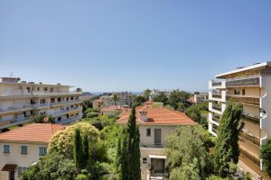 Nizza Cimiez – Sublime attico trilocale di 88 m2 con vista panoramica