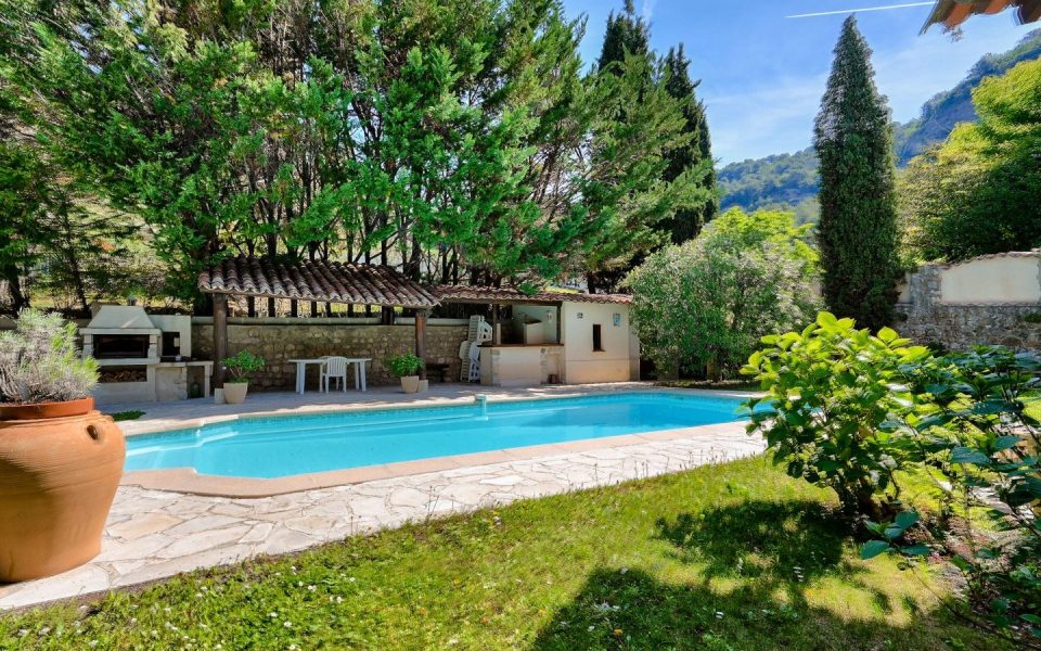 Saint Martin du Var – Exceptionnel ! Une maison de village avec jardin et piscine