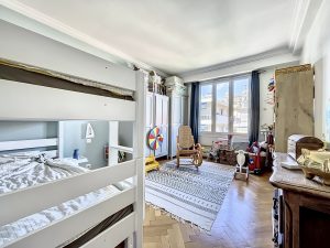 Cimiez :  très vaste, lumineux, calme !