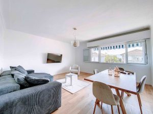 Two Bedroom Apartment in Villebois Mareuil Cimiez