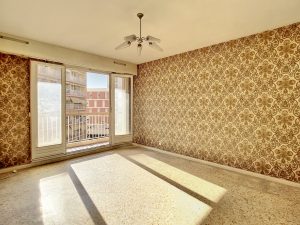 Nizza Saint Roch – Ideale per chi acquista per la prima volta o per investitori 2 locali da ristrutturare con grande potenziale