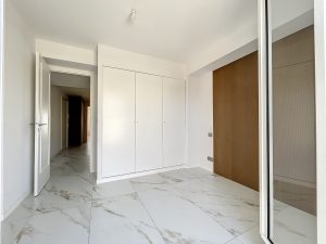 Nizza Cimiez – Appartamento trilocale all’ultimo piano completamente ristrutturato