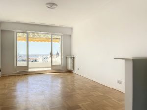 Nice Cimiez – 2 Bedroom Apartment on Top Floor Entirely Renovated