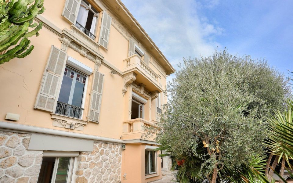 Belle maison de 12 pièces avec piscine : photo 2