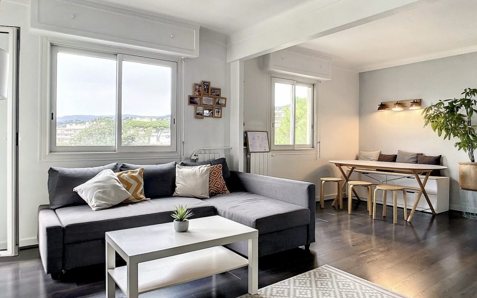 Nice Cimiez – Top floor Sea View