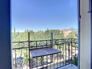 Cimiez/Monastère – Studio de 21m2 en étage élevé avec vue jardins et mer
