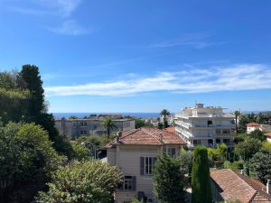 Cimiez/Monastère – Studio de 21m2 en étage élevé avec vue jardins et mer