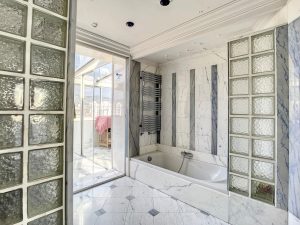 Coeur Cimiez – Atypical Apartment on the Top Floor with Terrace and Panoramic Sea and City View