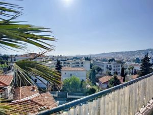 Coeur Cimiez – Atypical Apartment on the Top Floor with Terrace and Panoramic Sea and City View