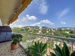 NICE/ BRANCOLAR – Charming One Bedroom 51 sqm Apartment with Terrace and View of the City and the Sea