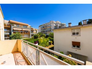 Nice Chambrun à louer studio 20 m² avec stationnement individuel    (IT)