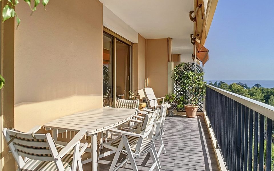 Beau 3 pièces dans résidence luxe avec piscine : photo 2