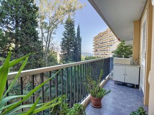 Beau 3 pièces dans résidence luxe avec piscine