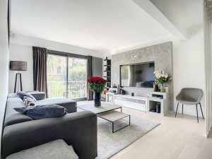 Un appartement de 106 m2 joliment rénové au coeur du Cimiez historique