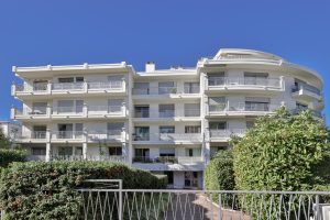 Nizza Cimiez – 3 camere di 64m² con terrazza e balconi