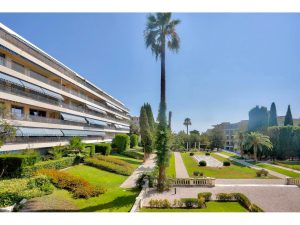 NICE – Cimiez – Sublime Fully Renovated 3 bedroom Apartment 132 sqm