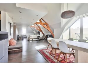 NICE Cimiez – Dernier étage grand 4 pièces dans Hôtel Particulier Belle Epoque avec terrasse