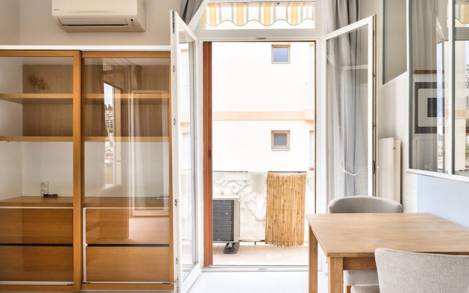Nice Le Ray – Grand studio meublé avec 2 balcons (EN)