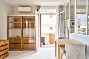 Nice Le Ray – Grand studio meublé avec 2 balcons            (IT)