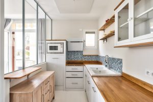 Nice Le Ray – Grand studio meublé avec 2 balcons            (IT)