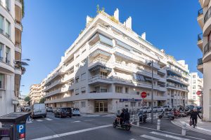 Nice Musiciens – Large 90 sqm 3 Bedroom Apartment with Corner Terrace