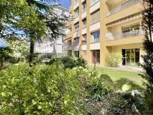 Nice Coeur Cimiez – Grande potenziale per questo appartamento di 4 locali da ristrutturare con un giardino eccezionale!