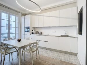 Nice Musiciens – Renovated 2 Bedroom Apartment with Balcony in the Musiciens District