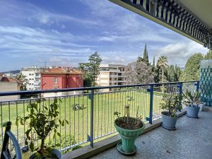 Nice Coeur Cimiez – Agréable 3 Pièces en étage élevé avec terrasse vue mer et jardin