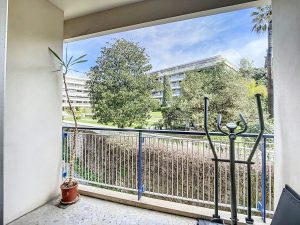 Nice Heart of Cimiez – Pleasant 2 Bedroom Apartment on a High Floor with Terrace, Sea and Garden View