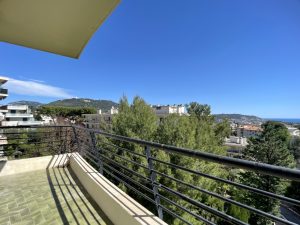 Nice Cimiez – Beautiful 2 Bedroom Apartment 90 sqm with Terrace and Panoramic View