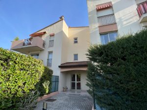 Nice Cimiez – 4 Bedroom Garden Apartment Villa Style Cimiez
