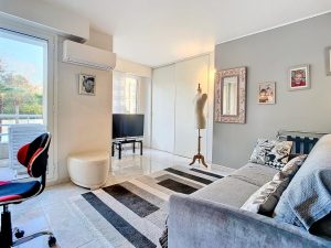Nizza Rimiez – Bellissimo appartamento di 111 m² con 4 camere in un residence di lusso con piscina