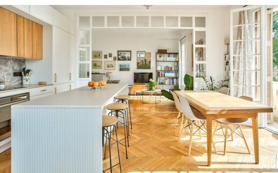 Nice Lower Cimiez – Three bedroom Apartment in a Triple-Exposure Belle Epoque Townhouse