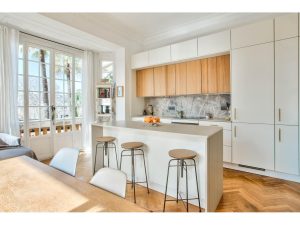 Nice Lower Cimiez – Three bedroom Apartment in a Triple-Exposure Belle Epoque Townhouse