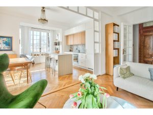 Nice Lower Cimiez – Three bedroom Apartment in a Triple-Exposure Belle Epoque Townhouse